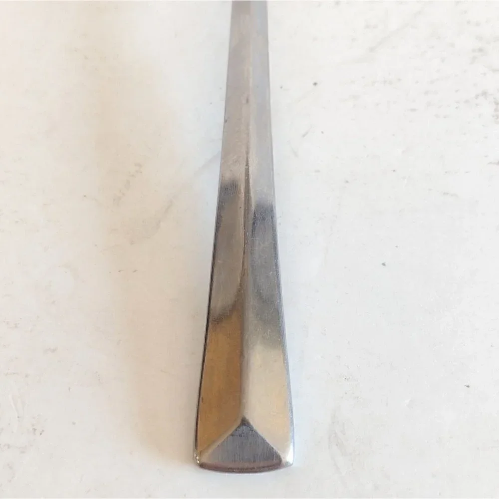 Reed & Barton Stainless Steel Rebacraft Korea Crest Pattern Soup Spoon